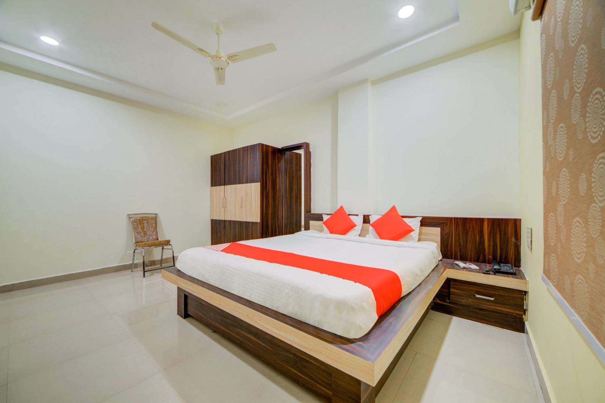 OYO 29567 Ksl Guest House Karimnagar Extérieur photo